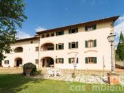 Agriturismo con 9 appartamenti in posizione soleggiata...