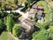 Agriturismo in antico borgo ristrutturato con parco e...