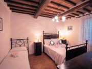 Agriturismo in antico borgo ristrutturato con parco e...