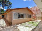 AHÚ: CASA TÉRREA, 3 QUARTOS, EDÍCULA, AMPLO JARDIM, 4 VAGAS