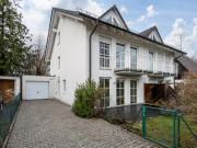 AIGNER Großzügige Doppelhaushälfte in Waldtrudering:...