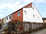 AIGNER Großzügiges Reiheneckhaus mit Erbpacht in ruhiger...