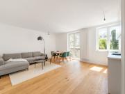 AIGNER Kernsanierte 2 Zimmer Wohnung mit Balkon in Uni Nähe