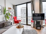 AIGNER Modernes Wohnen im FRIENDS Tower: 1,5 Zimmer...