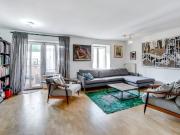 AIGNER Schön geschnittene Altbauwohnung mit Südbalkon an...