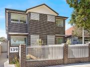 AIR CONDITIONED MODERN STUDIO APARTMENT WITH PARK VIEWS AIR CONDITIONED MODERN STUDIO APARTMENT WITH PARK VIEWS