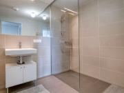 Airy Donaustadt 1BR w/ Gym & Rooftop Pool, nr U1