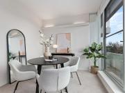 Airy top floor apartment with stunning north east views