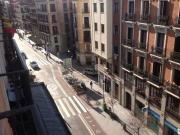 AKASA ALQUILA en la madrileña Calle Mayor a pocos metros...