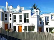 LUXUSMÖBLIERTES 4 ZI REIHENHAUS MIT 77 M² GARTEN