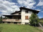 Albareto PR / Villa moderna con mansarda, taverna e giardino