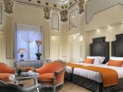 Albergo con mura in vendita a Lucca