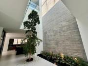 Alcázar Poniente, majestuosa residencia construida en 4...