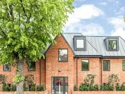 Aldbourne Road, London, 2 Bedroom Apartment