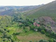 Aldeia Transmontana composta por 22 casas com 63 hectares