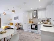 Aldenham Road, Bushey WD19, 2 bed flat to rent, £4,418...