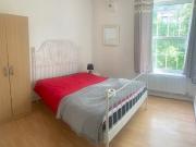 Aldgate East, E1, Comfy 3 Bedroom Flat With Lounge
