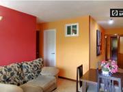 Alegre habitación en alquiler en apartamento de 5...