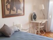 Alegre habitación en alquiler en apartamento de 6...