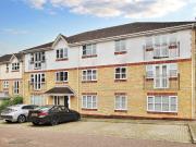 Alexandra Gardens, Woking 2 bedrooms Property for...