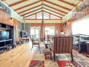 ALGARROBO. VENDE CASA DE USO MIXTO EN RECINTO PRIVADO