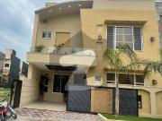 Ali Block 7Marla Newly Built Upper Portion for Rent in...