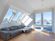 ALLEIN ODER ZU ZWEIT LICHTDURCHFLUTETE...