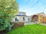 Alliance Way, Tonbridge TN12 4 bed semi detached house...