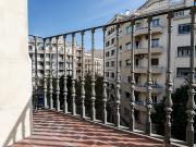 Alluring 2 bedroom apartment near Urgell metro station
