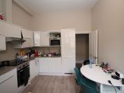 Alma Vale Road, Bristol BS8, 3 bed flat to rent, £2,775...