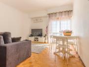 Almada/ Pragal Apartamento de 4 assoalhadas com varanda...