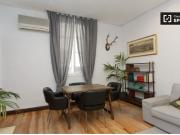 Alojamiento con llave independiente en piso compartido,...