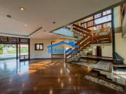 Alphaville 5 – 3 Suítes | Piscina | Estilo Rústico Chic...