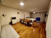 Alq estudio amueblado 40 mts en Palermo c balcón