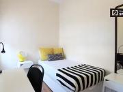 Alquilar una habitación en un apartamento de 4...