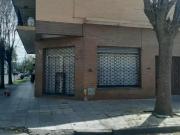 Alquiler 24 meses lindo local sobre esquina en buen entorno