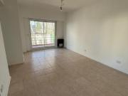 Alquiler 2 ambientes con balcón + cochera