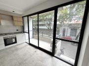 Alquiler 2 ambientes con balcón y patio propio