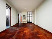 Alquiler 3 dormitorios, 1 baño, primer piso, 1 cochera