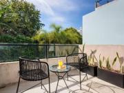ALQUILER AMOBLADO GRAN AMBIENTE CON BALCON TERRAZA....