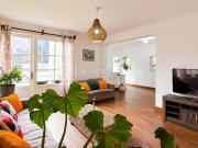 Alquiler amplio dpto tipo casa cercano a Parque Castilla