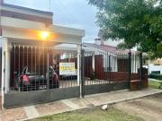 ALQUILER ANUAL CARLOS PAZ CASA CON PISCINA Y 2 DUPLEX