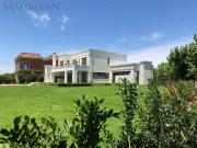 Alquiler Anual Casa 4 Dorm con Pileta sin Muebles