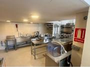 ALQUILER ANUAL – Local Comercial Totalmente Equipado...