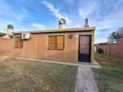 Alquiler. Barrio J. P Castro. Casa 3 Dorm Impecable. Caucete