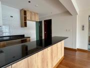 SE ALQUILA CASA COMERCIAL DE 4 PISOS CON 350M2 EN LA...