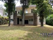 Alquiler Casa 18 años 4 dormitorios, 258m2, 7 cocheras,...