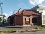 Alquiler Casa 2 dormitorios, 1 cochera, Damico Esq...