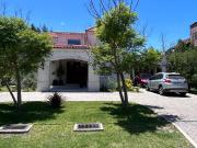 Alquiler Casa 3 dormitorios, 240m2, 2 cocheras, Campo...