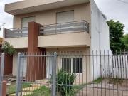 Alquiler Casa 3 dormitorios, 4 cocheras, 150m2, General...